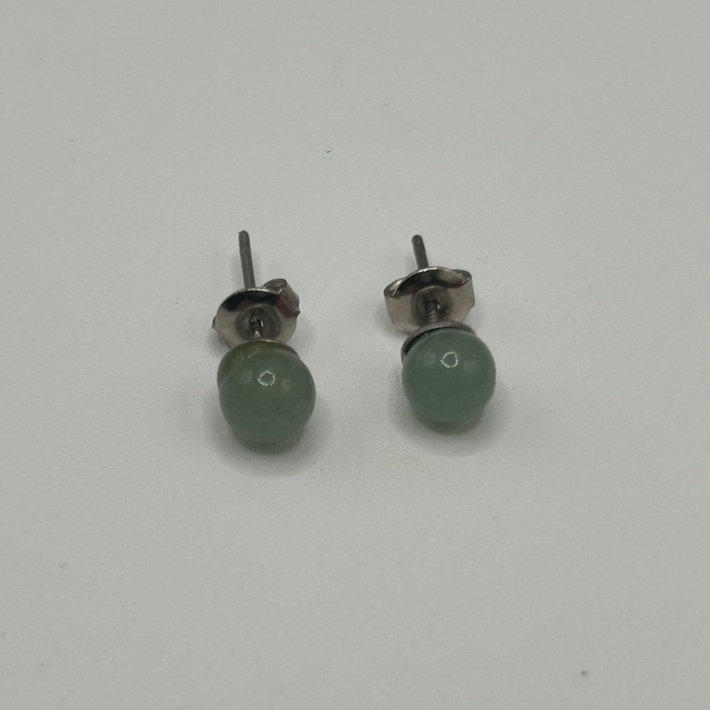 Vintage Green Stud Earrings​​​​ - Picture 5 of 6